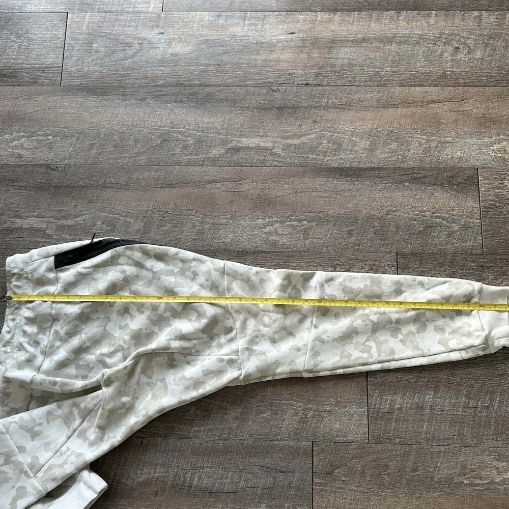 Nike Tech Fleece Pants Joggers Summit Snow Camo Black Slim Taper CJ5981-121 EUC